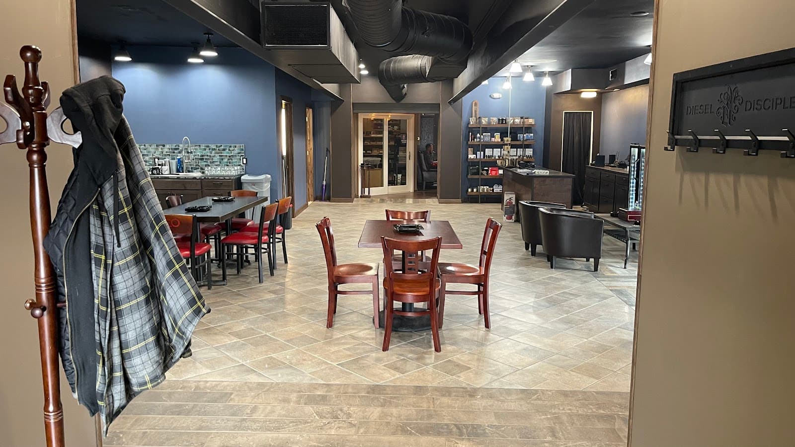 B&Gs Cigar Lounge
