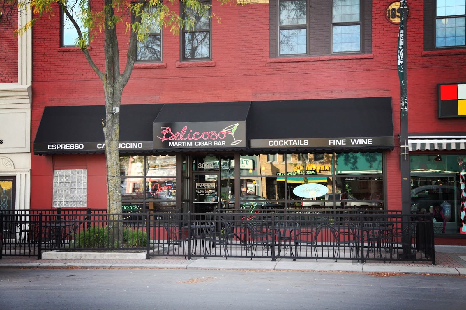 Belicoso Cafe-Martini Cigar Bar