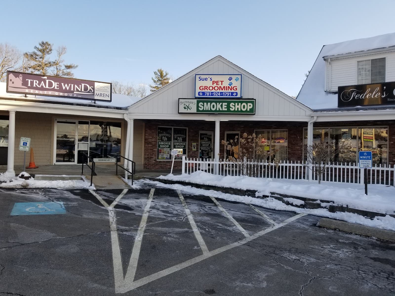 Brennan's Smoke Shop - Pembroke