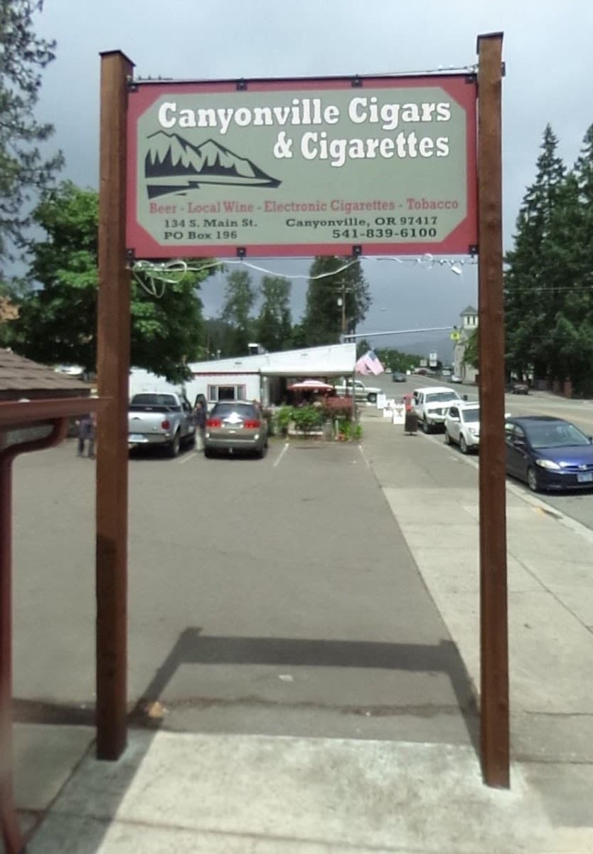 Canyonville Cigars & Cigarettes