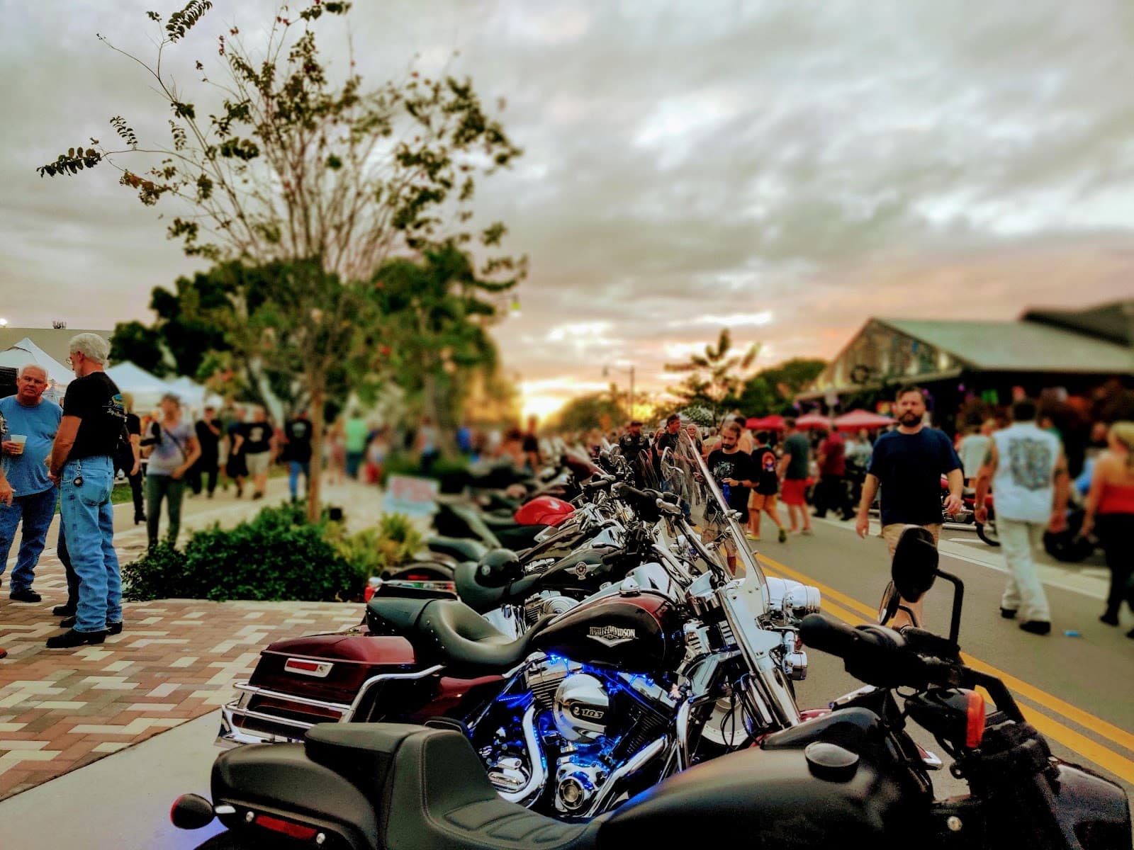 Caoe Coral Bike Night STICKS CIGAR TENT