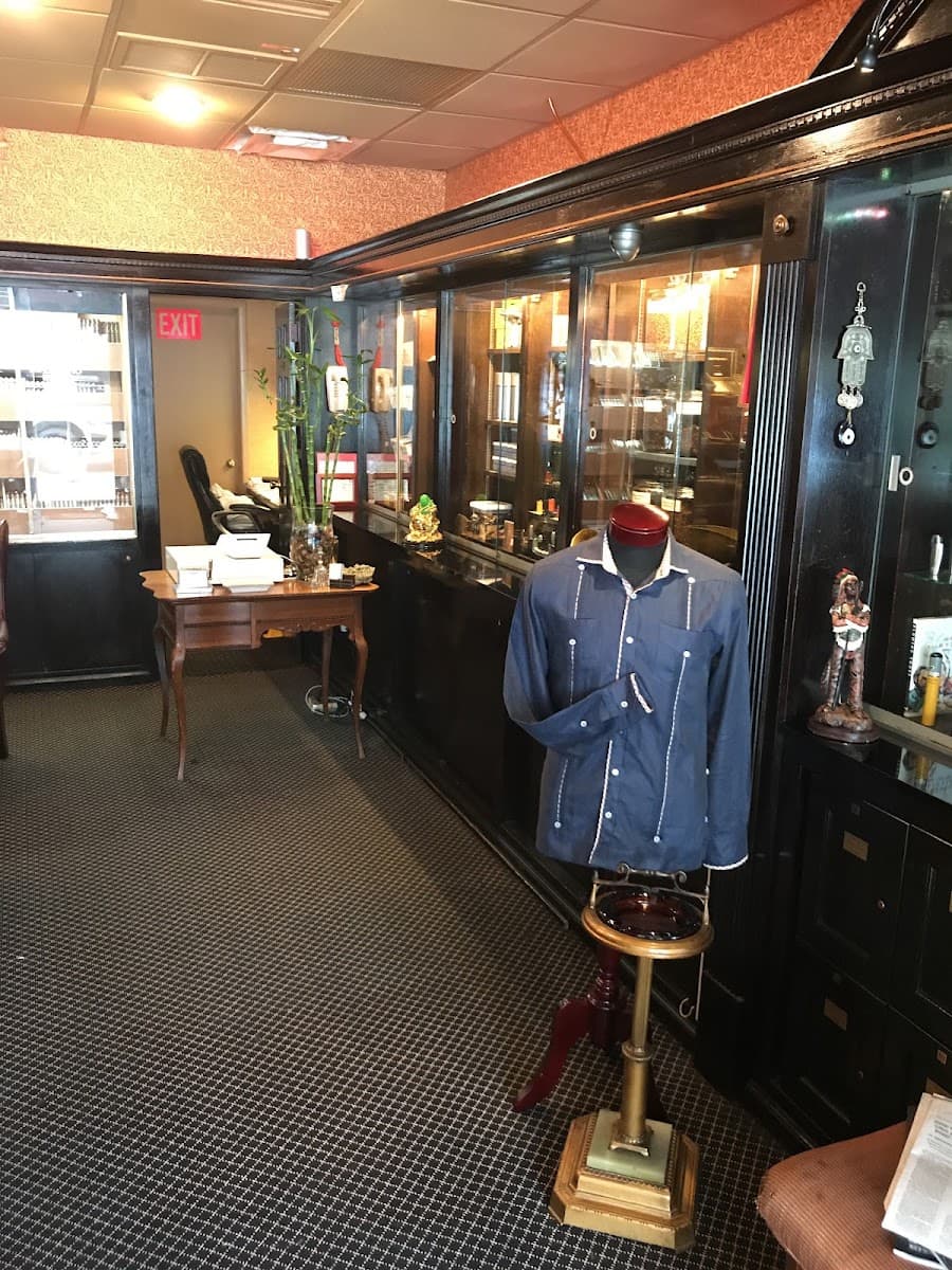Casa Hispaniola Cigars | Cigars Shop | Englewood Cigars | Cigar Lounge