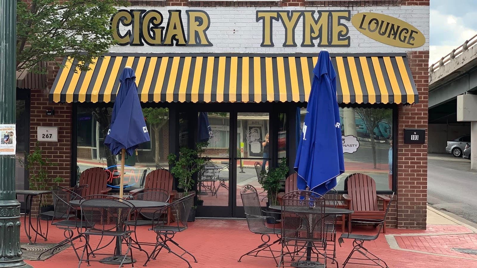 Cigar Tyme Lounge