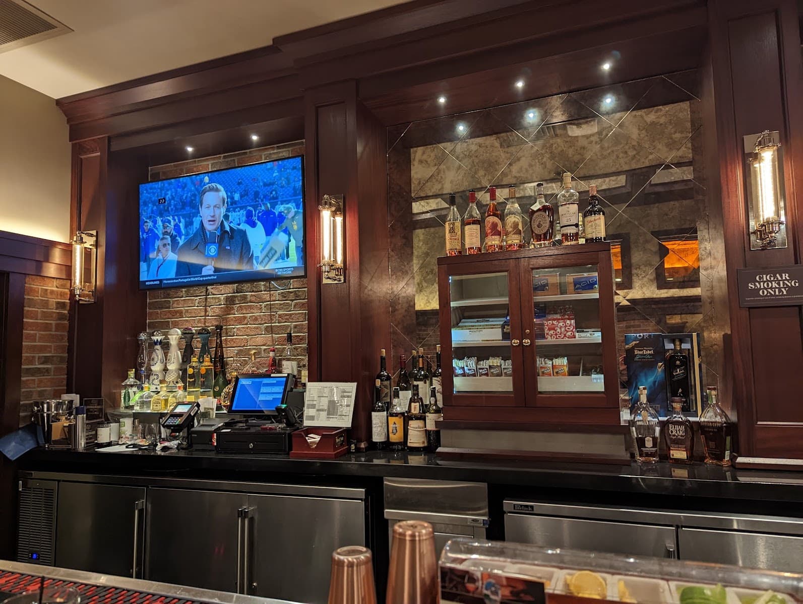 Clay Pipe Cigar Bar