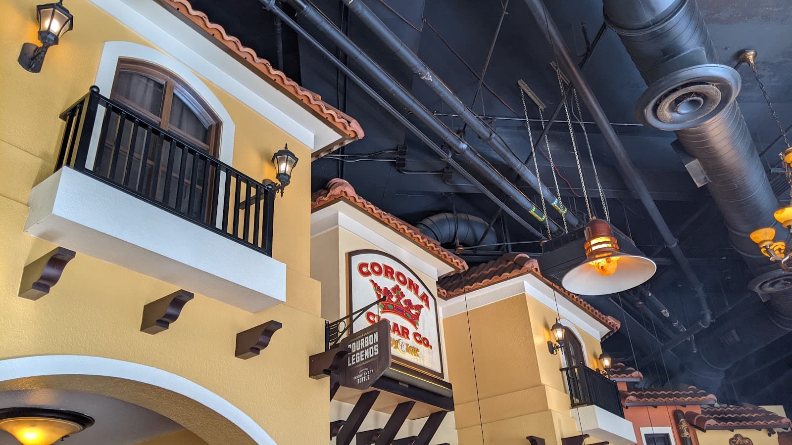 Corona Cigar Company & Diamond Crown Lounge