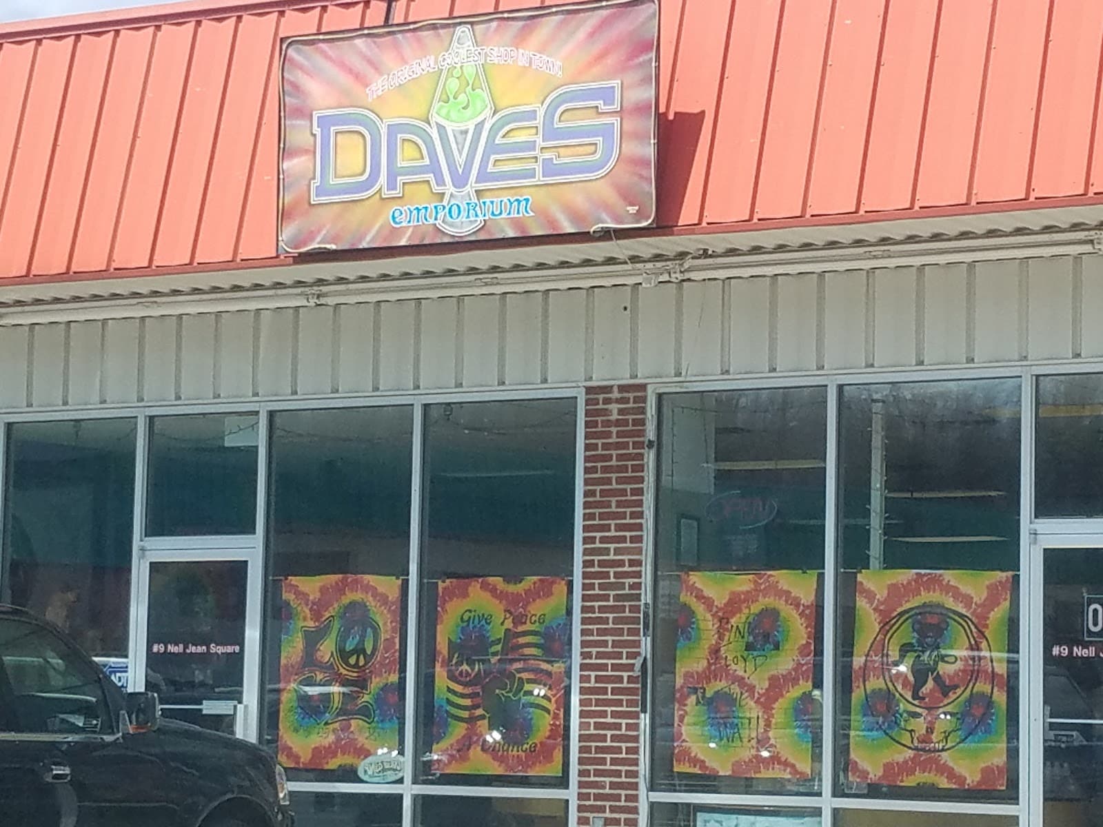 Dave's Emporium and Tobacco