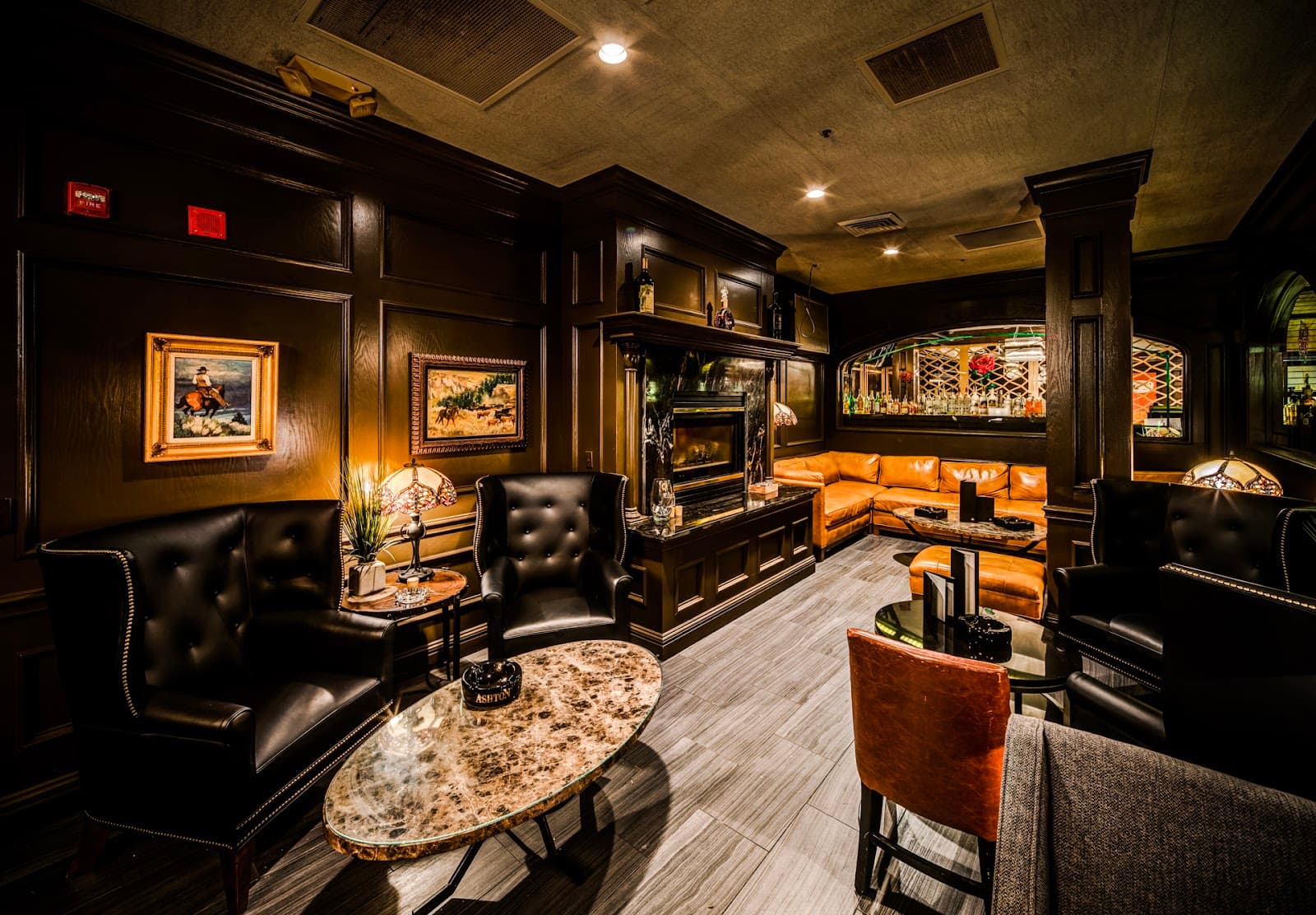 Del Frisco's Cigar Lounge
