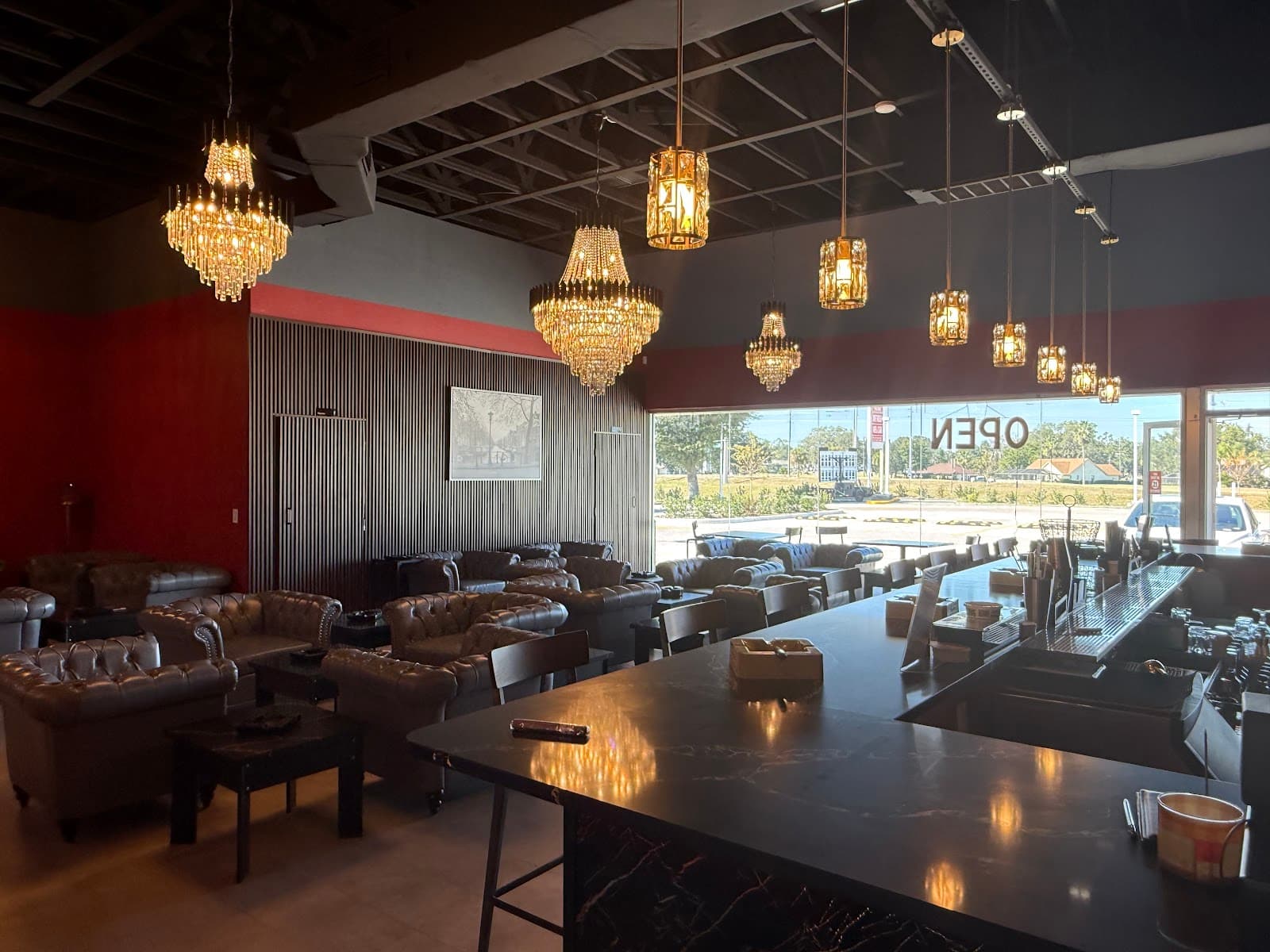 Eiland Cigar Lounge & Liquor Store