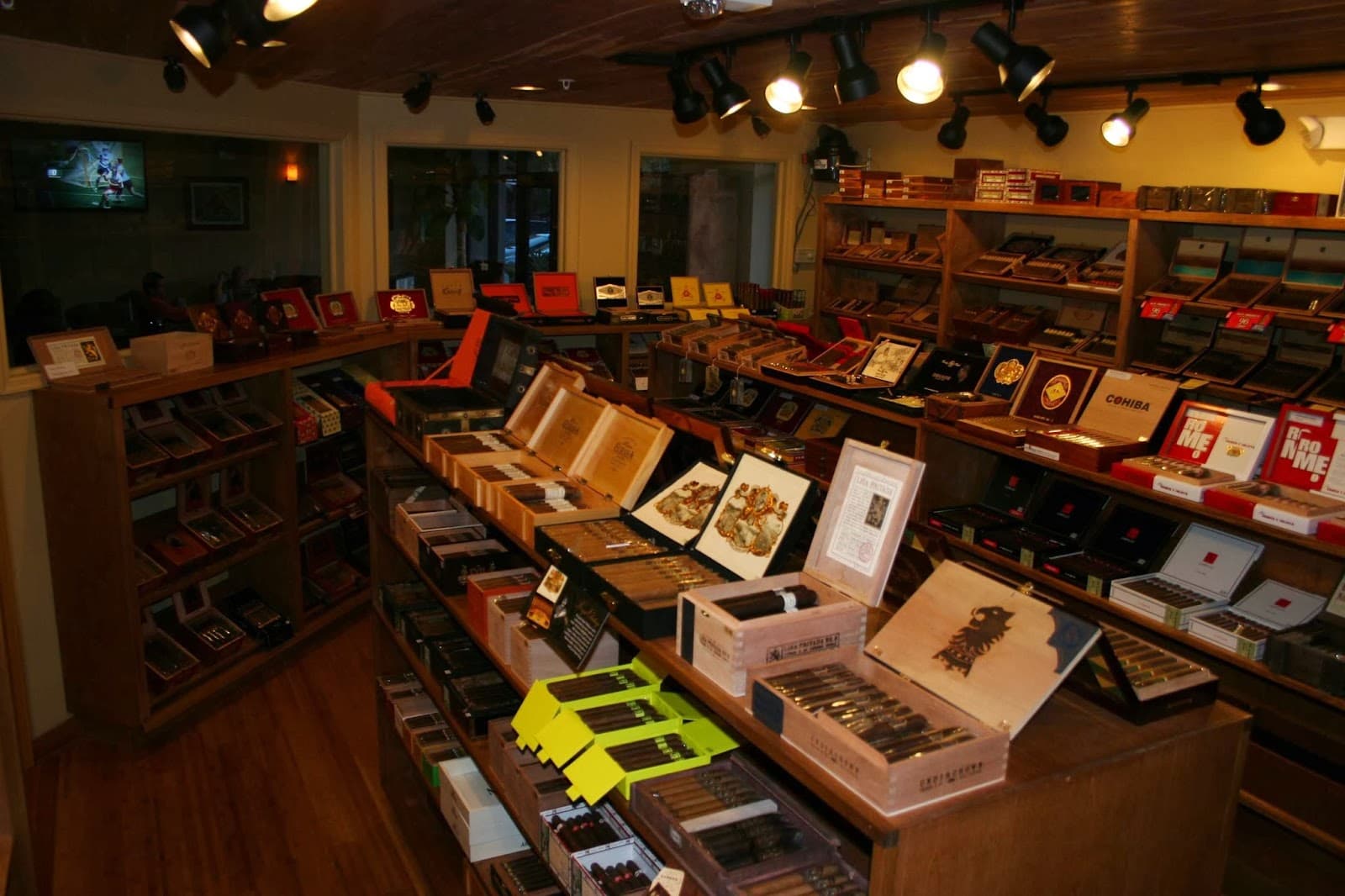 Island Girl Cigar Bar