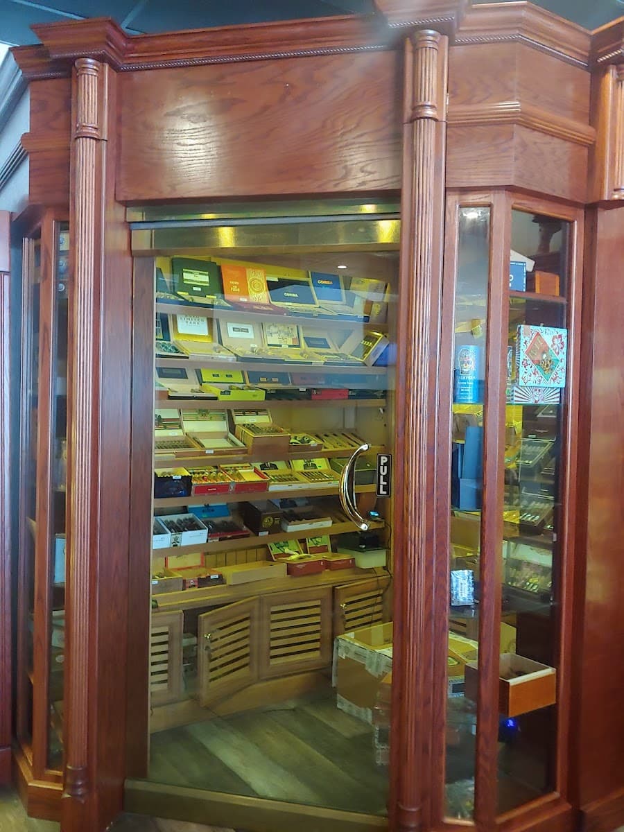 Leafs Cigar Lounge