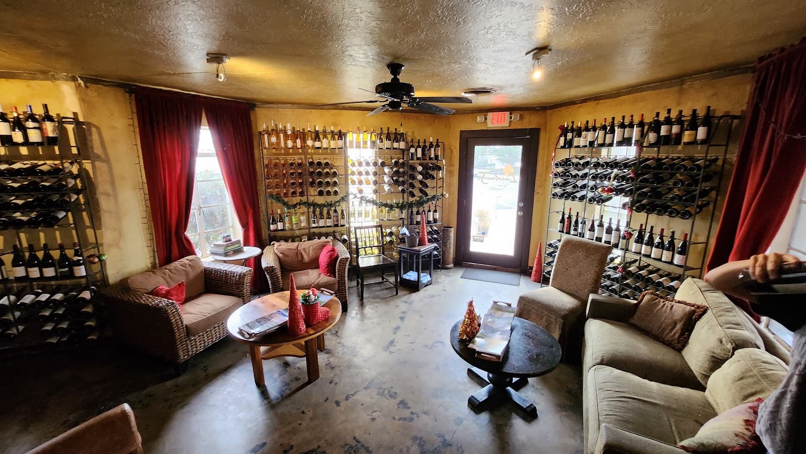 Lincoln Street Wine and Cigar Lounge