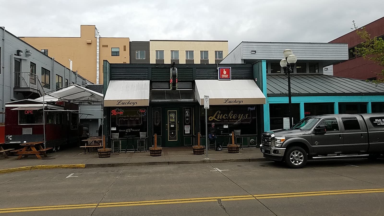Luckey's Cigar Store