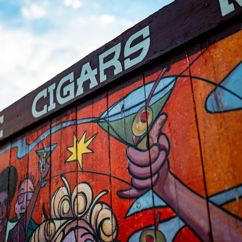 Mort's Martini & Cigar Bar