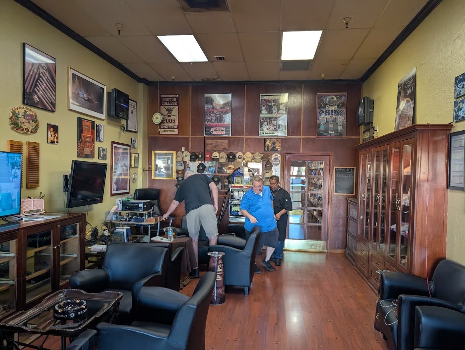 Oggie's Cigars