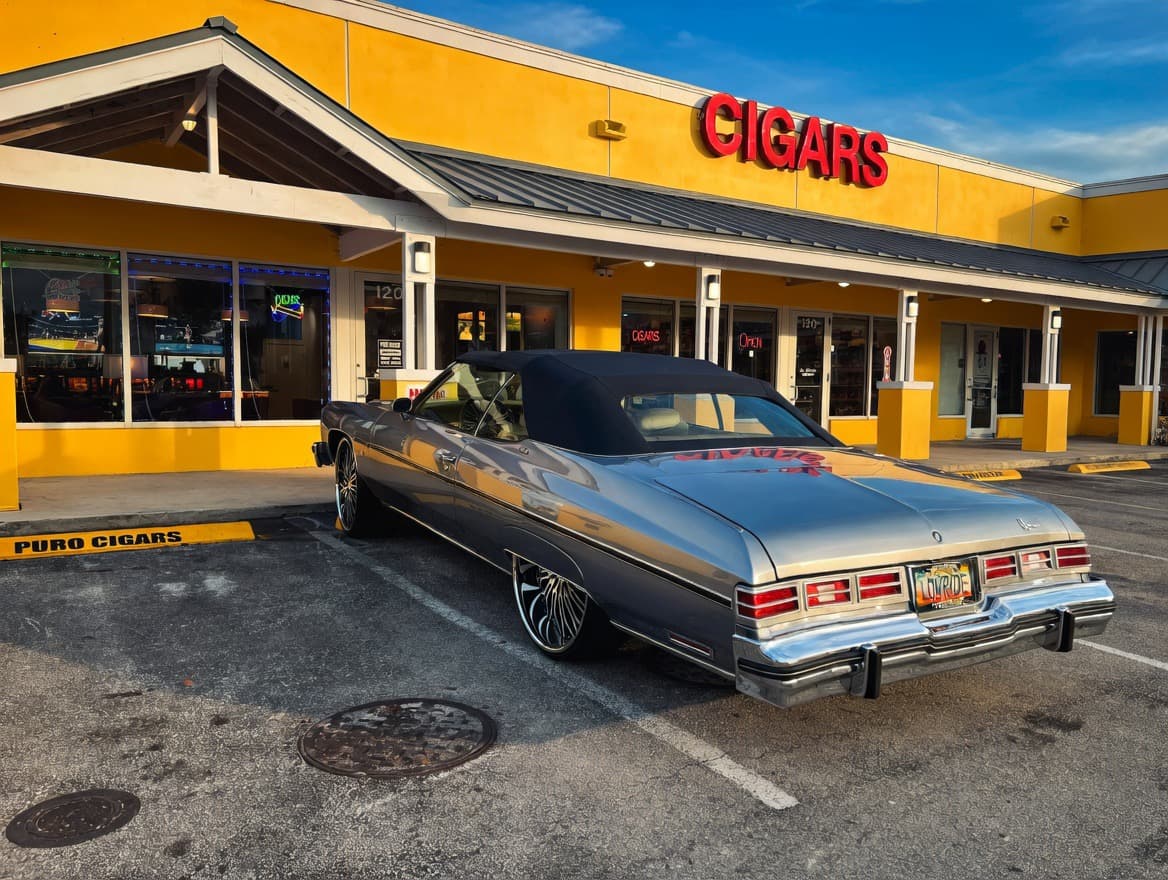 Puro Cigars Lounge