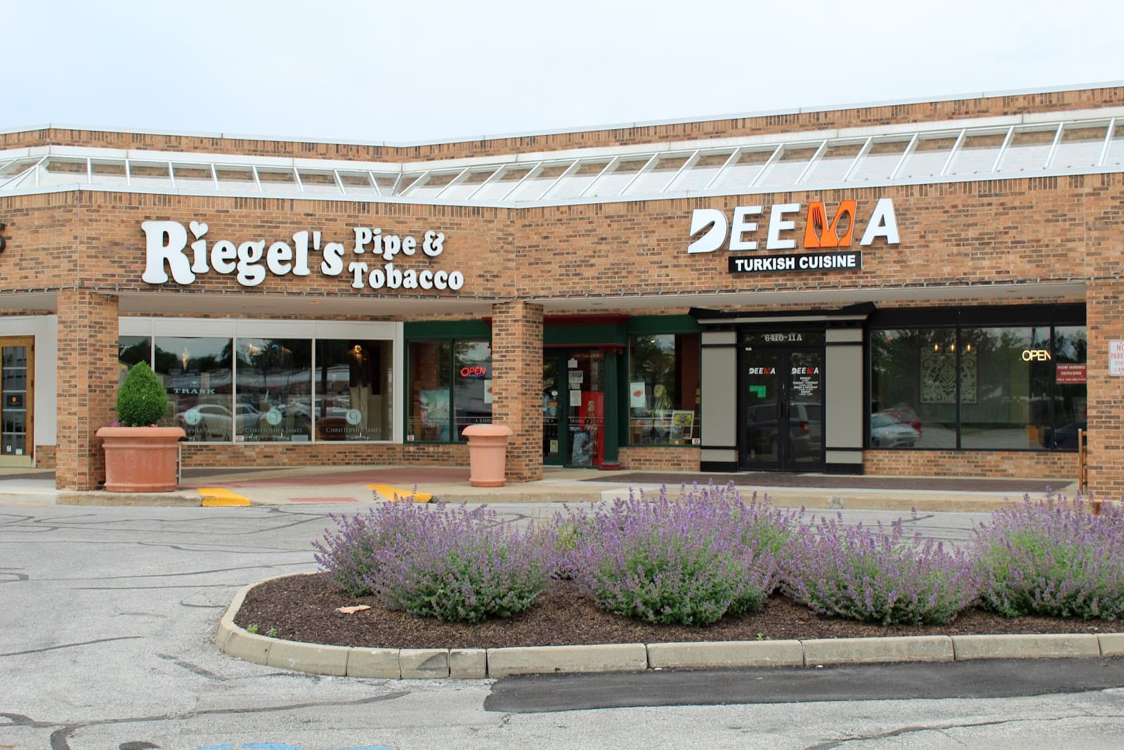 Riegel's Pipe & Tobacco Shop (Covington Plaza)