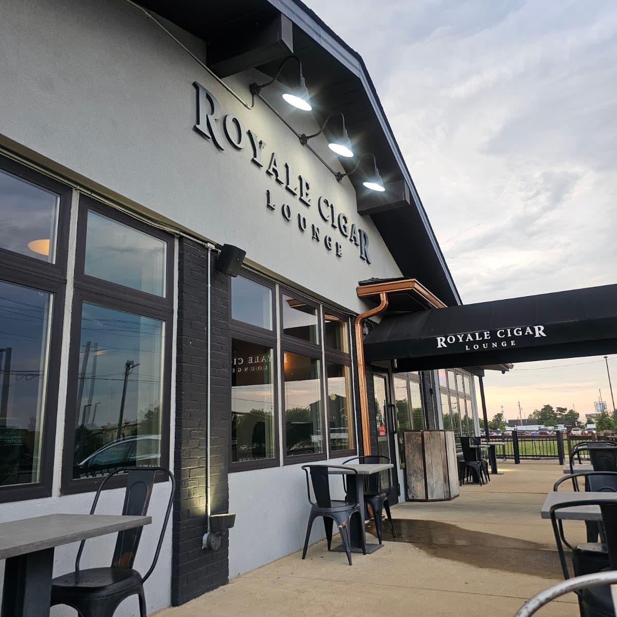 Royale Cigar Lounge