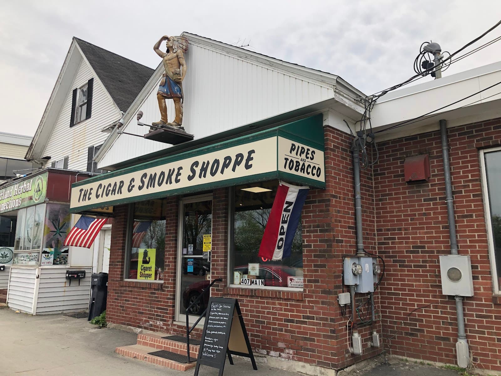 The Cigar & Smoke Shop
