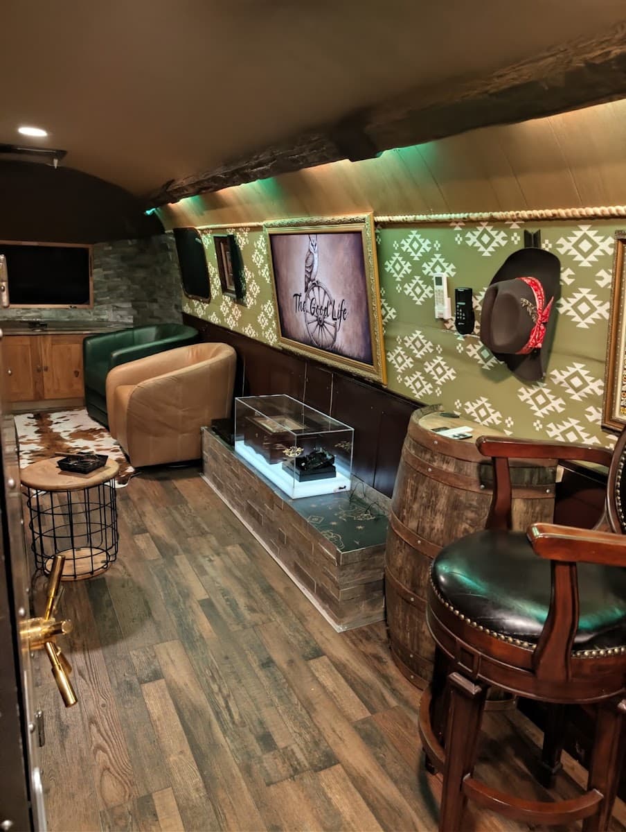 The Good Life Cigar Lounge