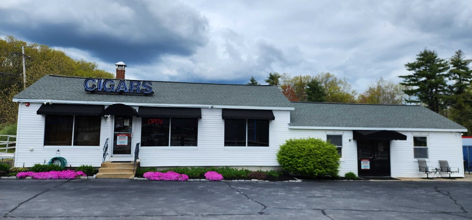 Twins Smoke Shop, Inc. - Hooksett, NH