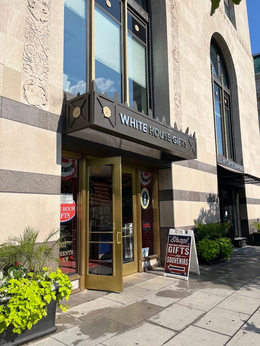 W. Curtis Draper Tobacconist