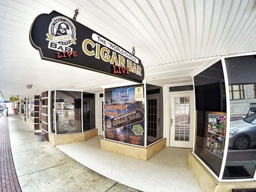 World Famous Cigar Bar