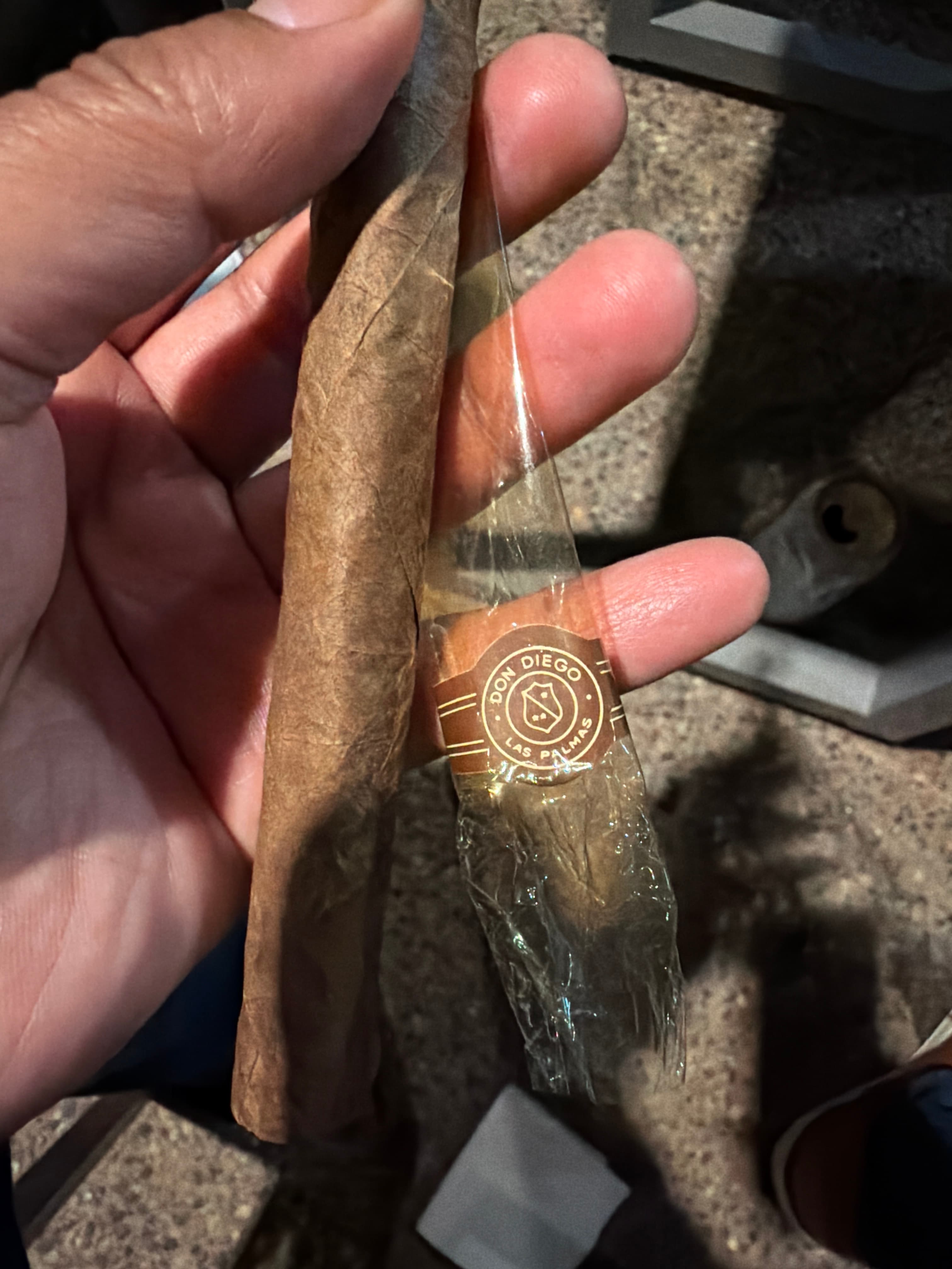 Cigar post