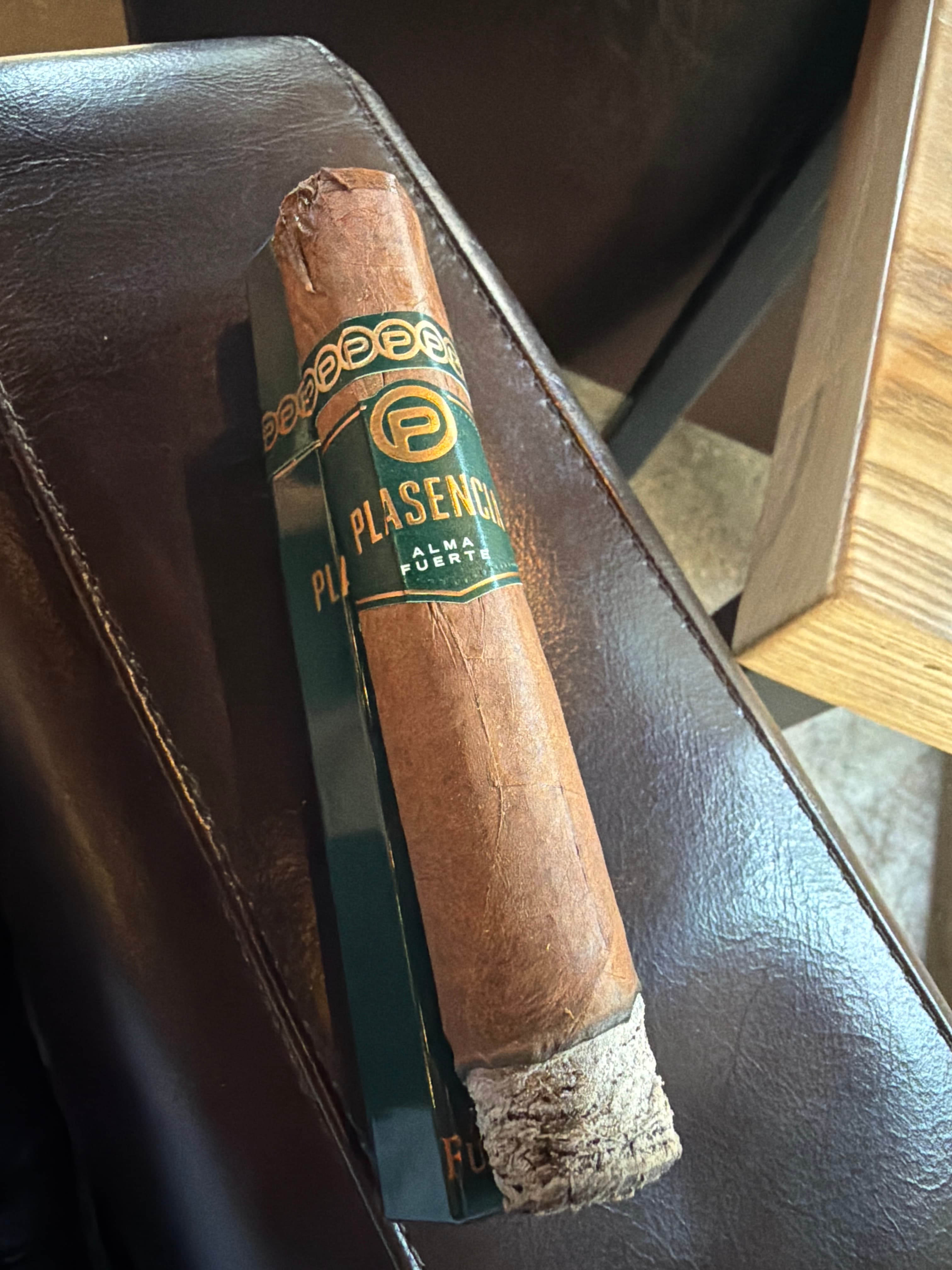 Cigar post