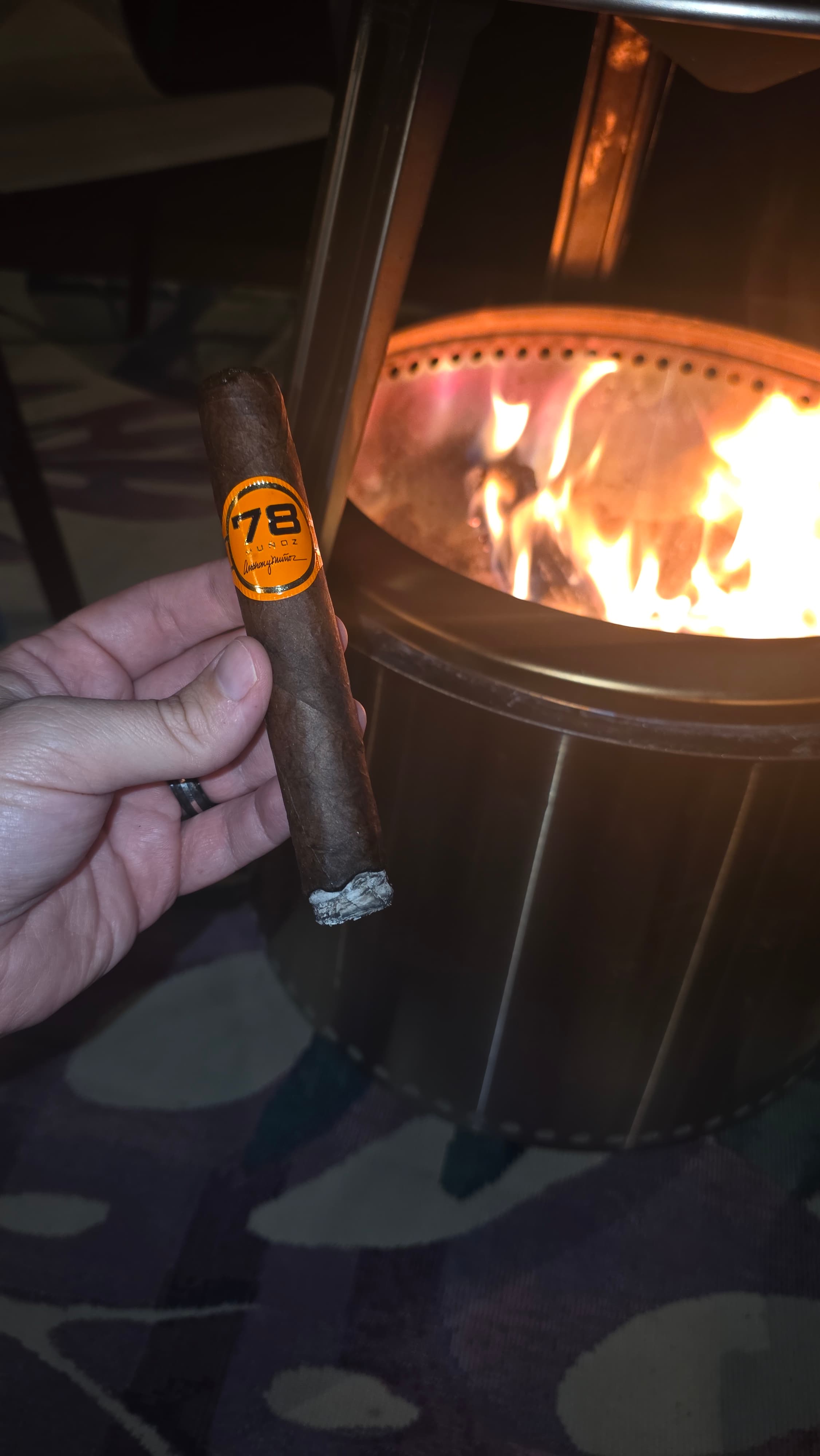 Cigar post