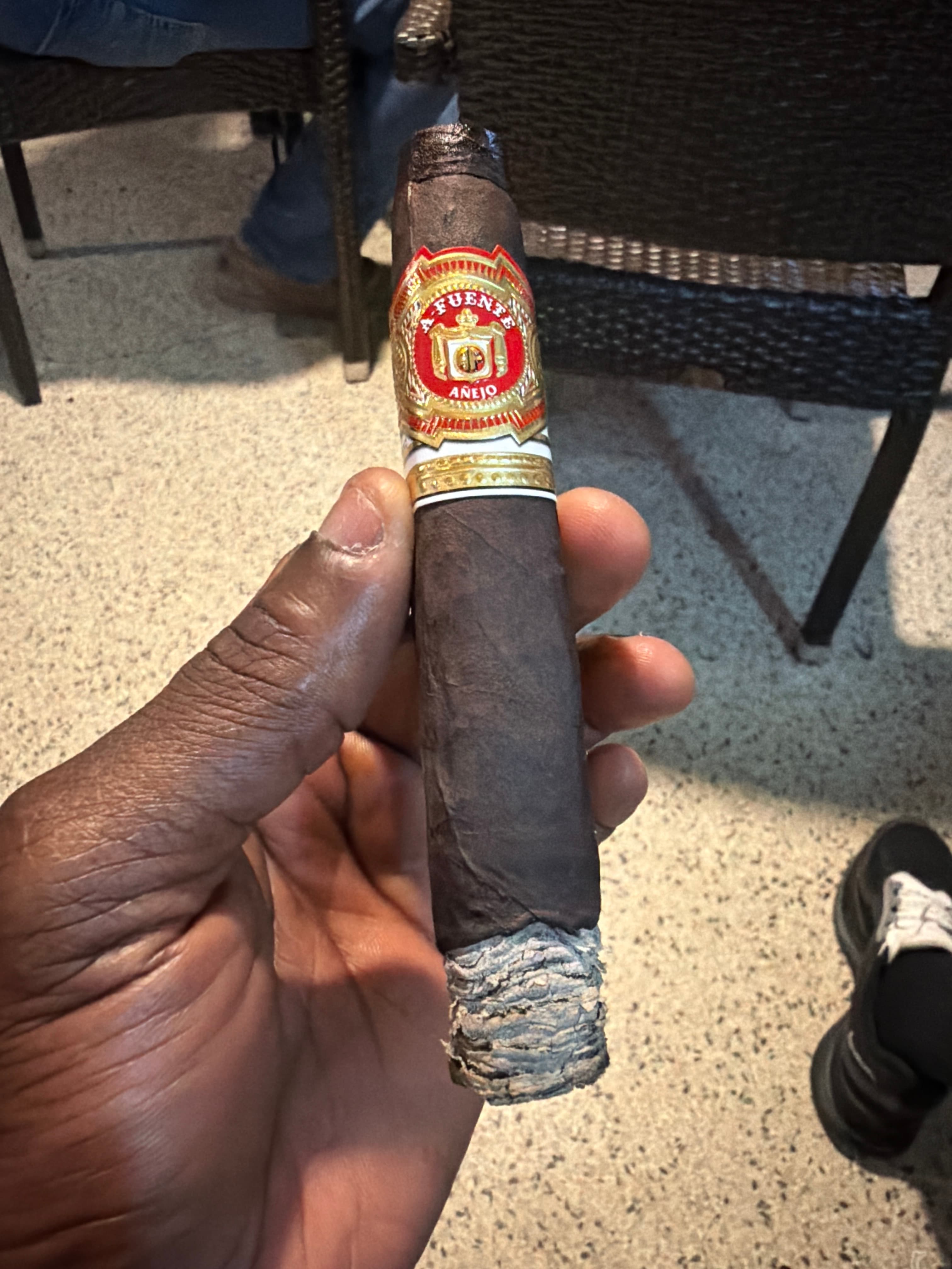 Cigar post