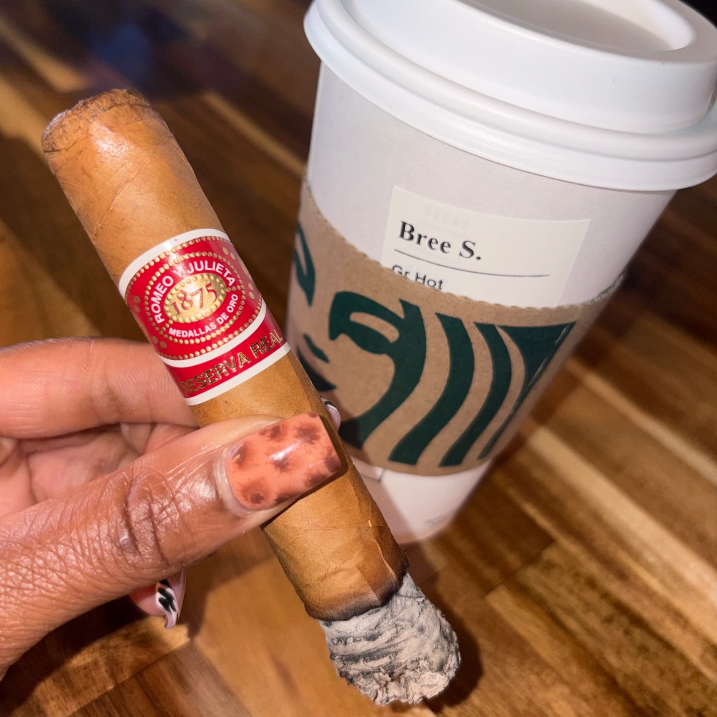 No purchase necessary.
Romeo Y Julieta ❤️