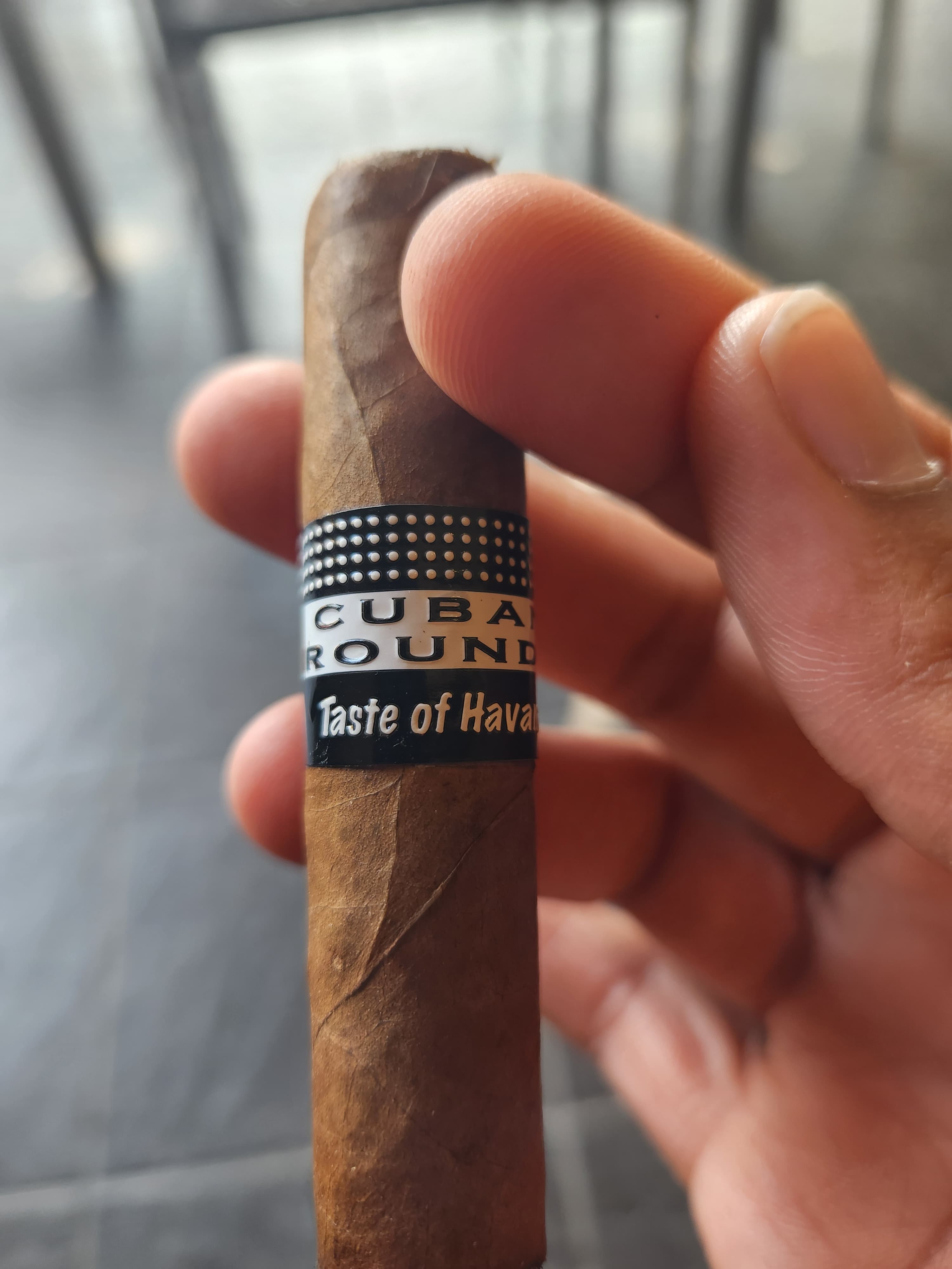 Cigar post